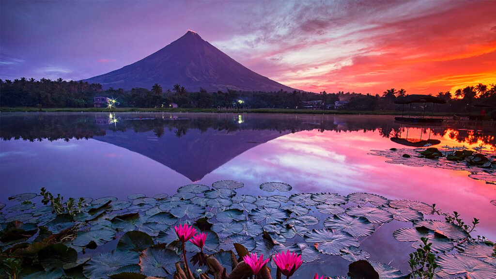 Sumlang Lake Night